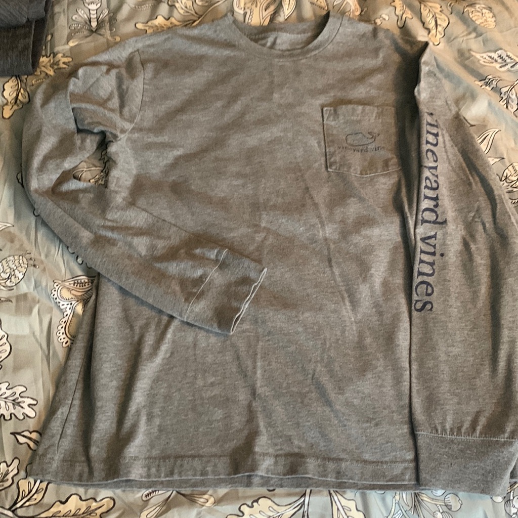 Boys Sz L Vineyard Vines Long Sleeves Tee